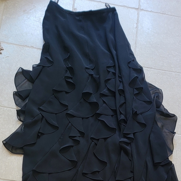 ADRIENNE VITTADINI Long Black Ruffle Skirt - Picture 4 of 12